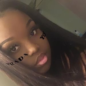 Meet your Posher, Nikole